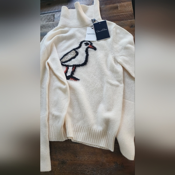 Oscar de la Renta Sweaters - Oscar de la Renta Cream Turtleneck Sweater with Bird Motif